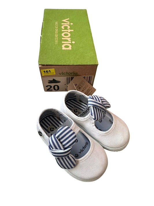 Victoria White Bow Shoes - Size EU 20 NEW