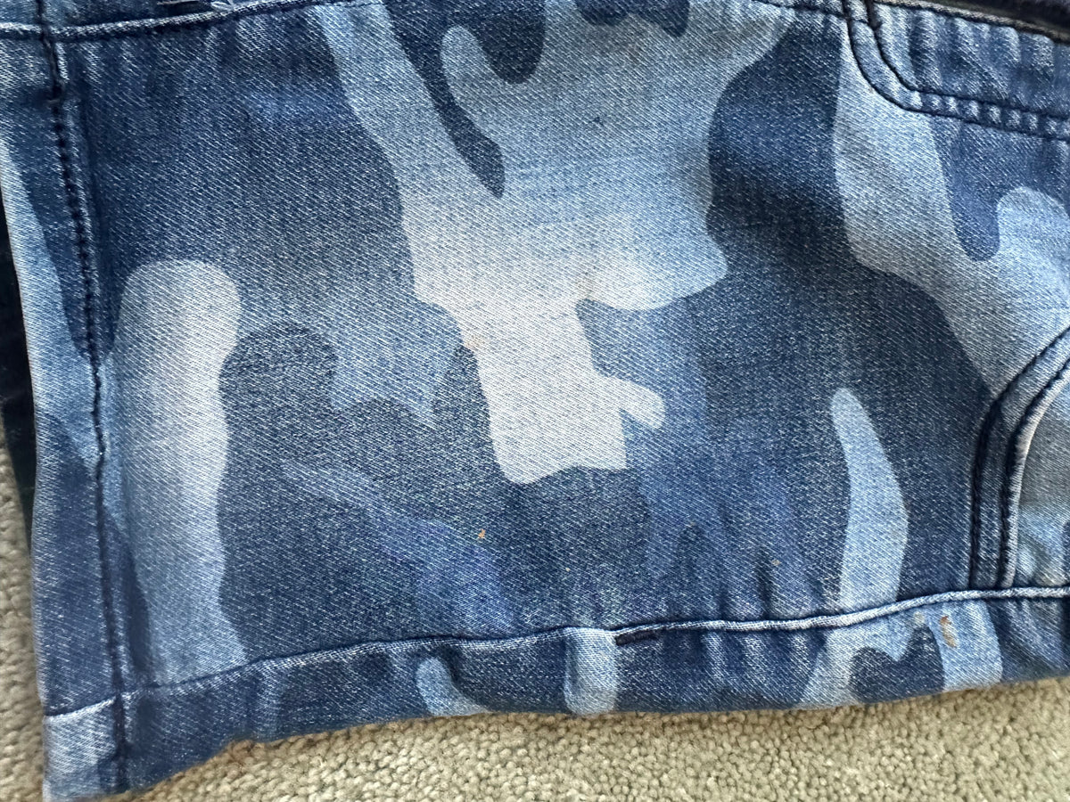 Mac and Ellie Camo Denim Shorts - Size 4